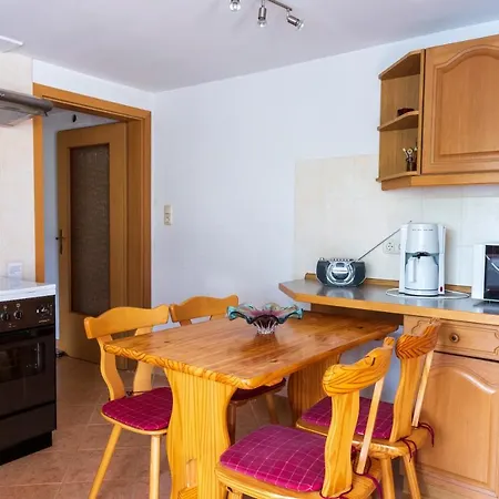 Ferienhaus Rennsteig Huhn, Glaswerkstrasse 58, 98724 Lauscha