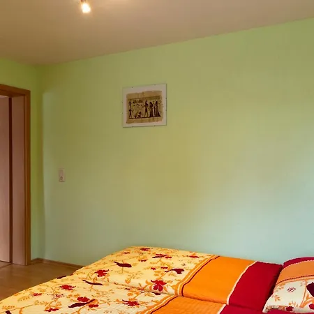 Ferienhaus Rennsteig Huhn, Glaswerkstrasse 58, 98724 Apartment *