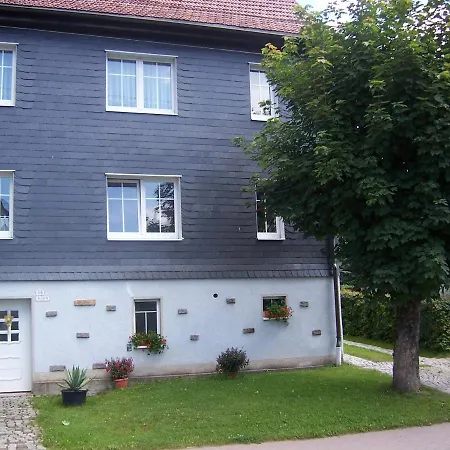 Apartment Ferienhaus Rennsteig Huhn, Glaswerkstrasse 58, 98724